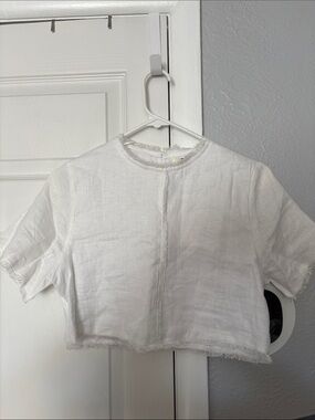 DISSH White Cropped Buttonless Linen Top